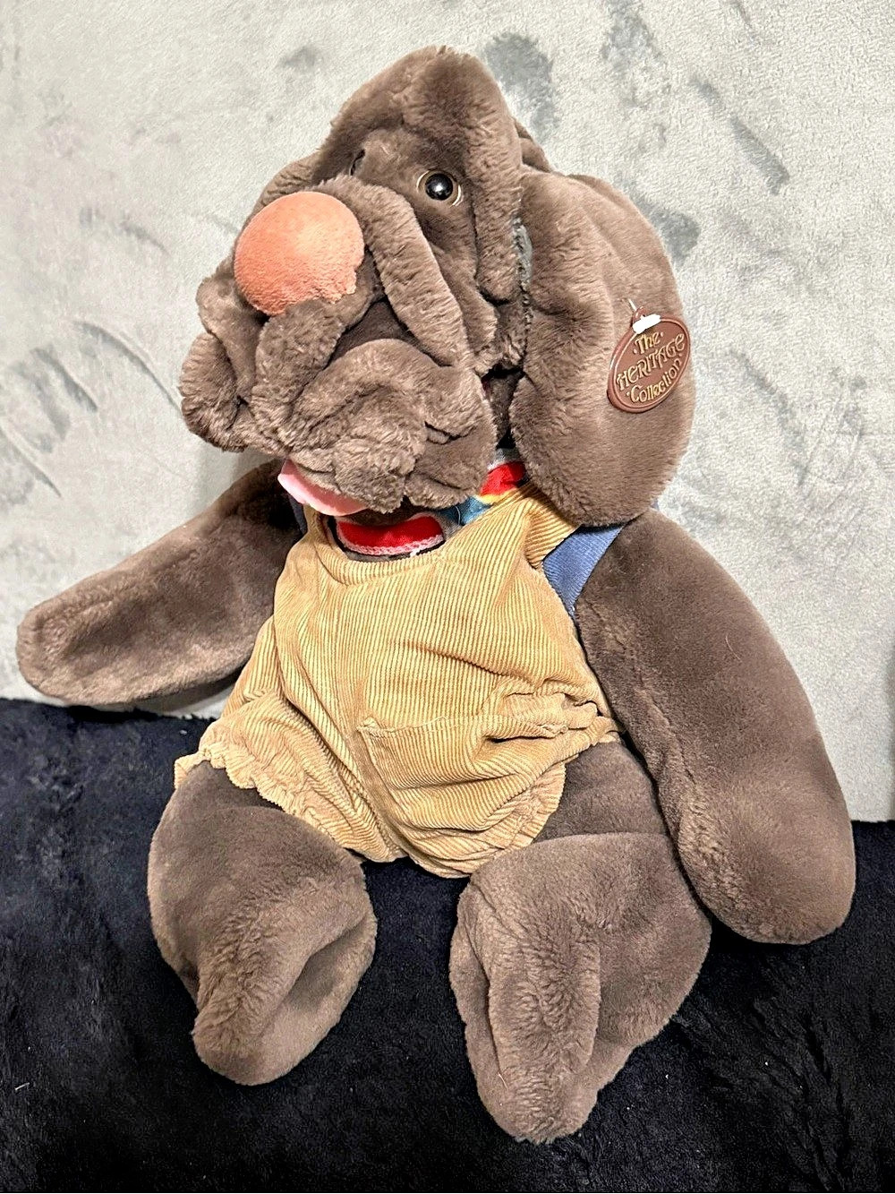 Vintage 1981 The Heritage Collection Wrinkles Brown Dog Plush Puppet w/ Outfit